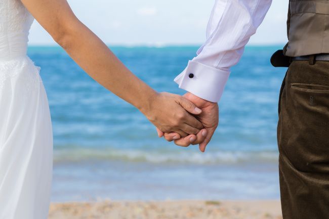 好きだけど収入が低い彼 結婚して幸せになれますか 真木あかりの恋愛占い 真木あかり 幻冬舎plus