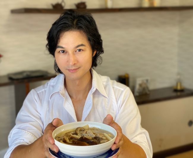 雞湯 鶏スープ で コロナ禍の台湾を去り行く友を見送れるか 台湾ごはん 何食べる 旅ができる その日のために 竹中式子 幻冬舎plus 雞湯 鶏スープ で コロナ禍の台湾を去り行く友を見送れるか 台湾ごはん 何食べる 旅ができる その日のために 竹中式子 幻冬舎plus