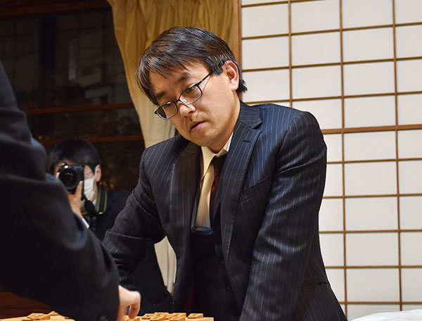 27年ぶりに 無冠 となった羽生善治九段の新たな挑戦 朝日新聞記者の将棋の日々 村瀬信也 朝日新聞 将棋担当記者 幻冬舎plus